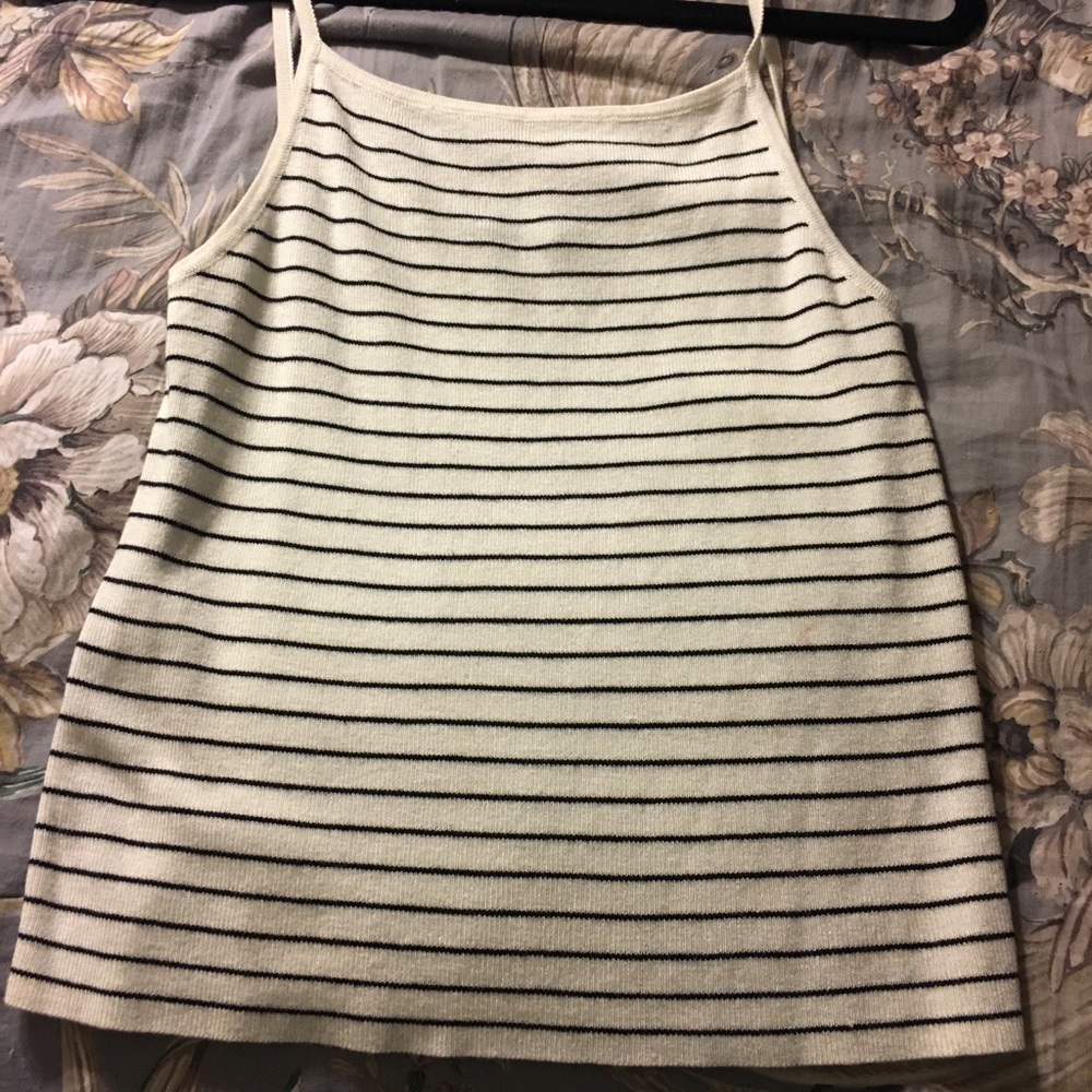 Black and white crop top